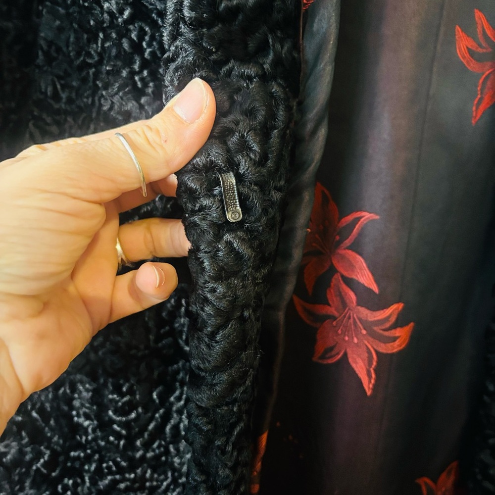 VTG 1950 Black Astrakhan Lamb Fur Coat | Made in Quebec by Fernand Émond - Picture 3 of 15